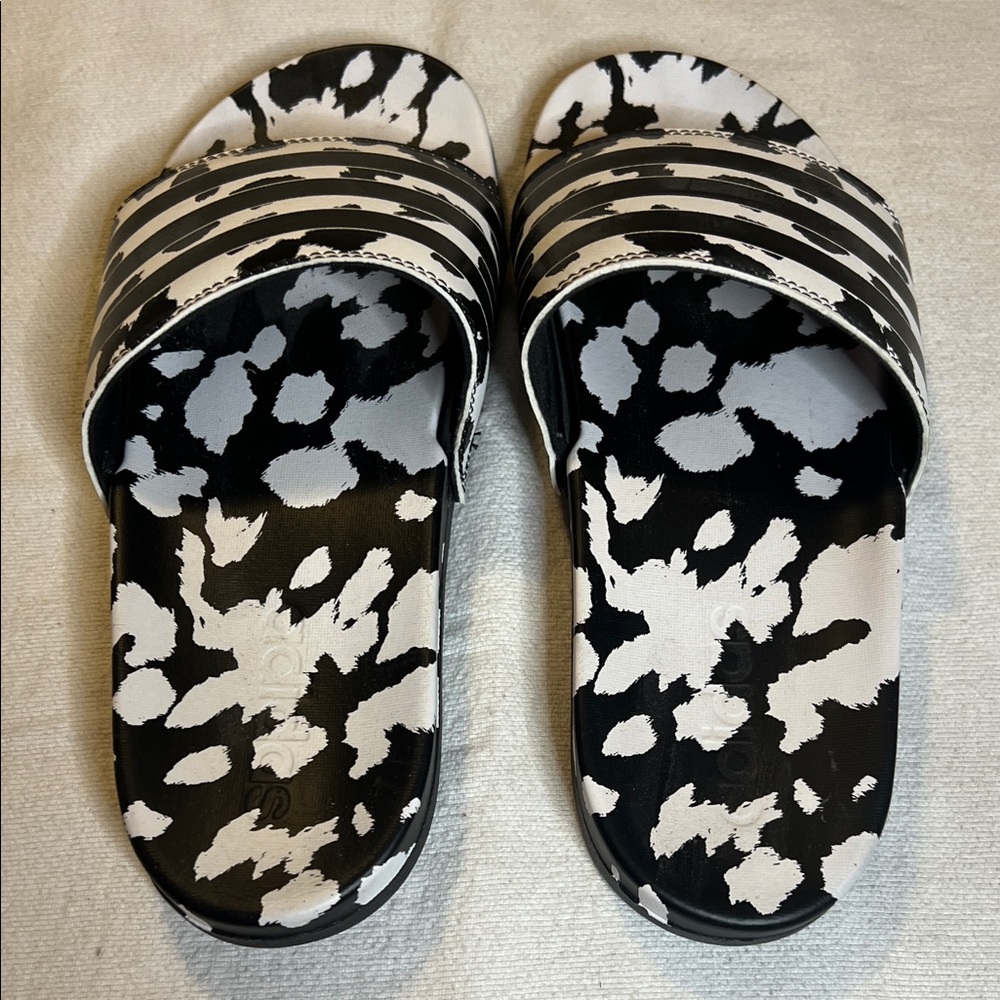 Adidas Black and White Patterned Slides - Picture 4 of 9